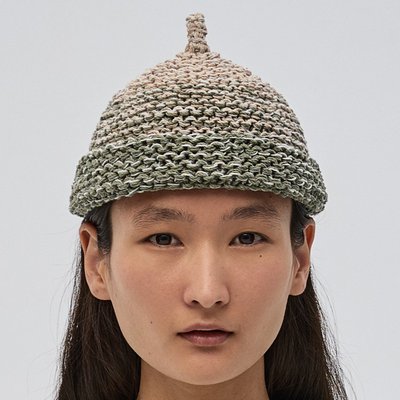 HAND KNITTED BEANIE Т2225/90